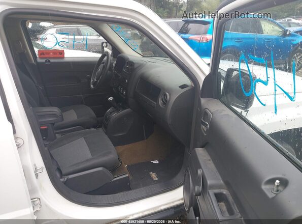 1C4NJPBB0GD721173 2016 JEEP PATRIOT White Вид салону спереду