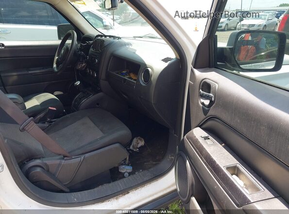 1C4NJPBB1GD698759 2016 JEEP PATRIOT White Вид салону спереду