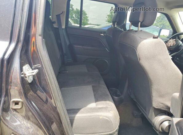 1C4NJPBB3GD547339 2016 JEEP PATRIOT Gray უკანა სალონის ხედი