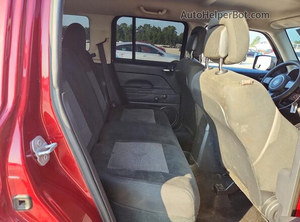 1C4NJPBB3GD583693 2016 JEEP PATRIOT Burgundy Вид задньої частини салону