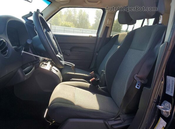 1C4NJPBB3HD163370 2017 JEEP PATRIOT Blue Front interior view