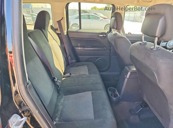 1C4NJPBB5GD796046 2016 JEEP PATRIOT Black Rear interior view