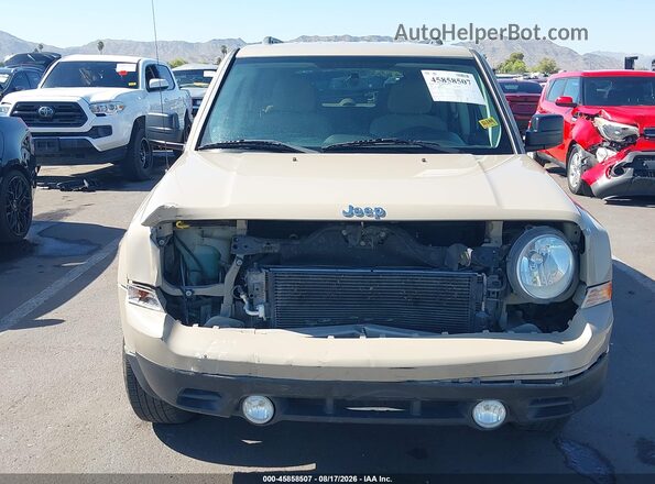 1C4NJPBB8HD136343 2017 JEEP PATRIOT Tan Rear interior view