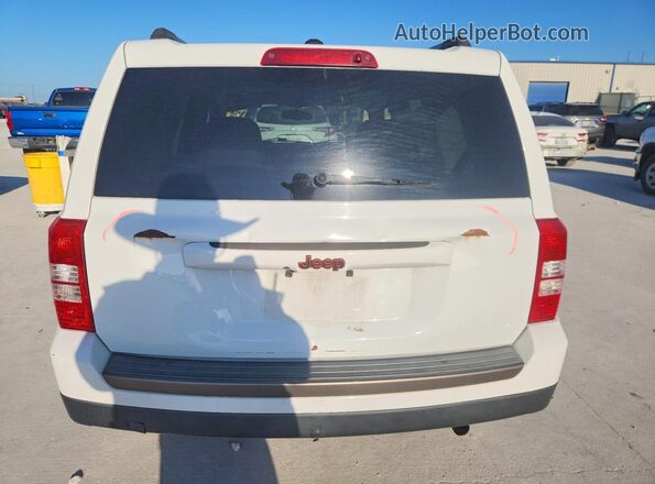 1C4NJPBB9GD726372 2016 JEEP PATRIOT White Widok z tyłu