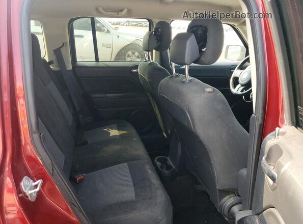 1C4NJPFA2GD599353 2016 JEEP PATRIOT Red Rear seats view