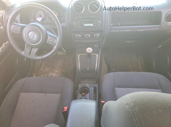 1C4NJPFA2HD102934 2017 JEEP PATRIOT Белый Вид панели приборов