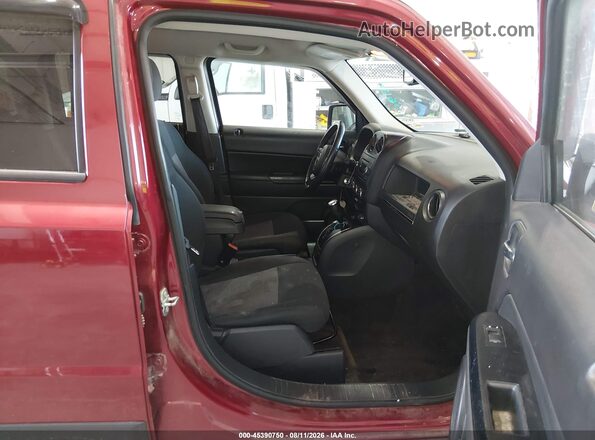 1C4NJPFAXGD642031 2016 JEEP PATRIOT Красный Вид салона спереди