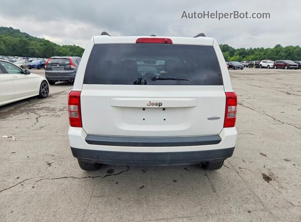 1C4NJPFB3GD569979 2016 JEEP PATRIOT White Вид ззаду