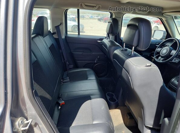 1C4NJRAB0HD178812 2017 JEEP PATRIOT Silver უკანა სავარძლების ხედი