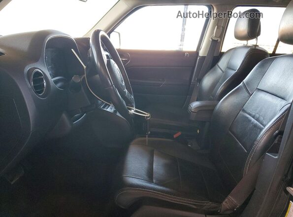 1C4NJRAB3HD188671 2017 JEEP PATRIOT Black Вид салону спереду
