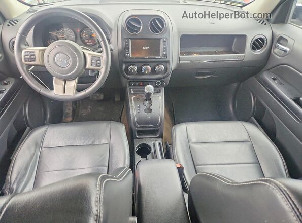 1C4NJRAB4HD208748 2017 JEEP PATRIOT Бордовый Вид панели приборов