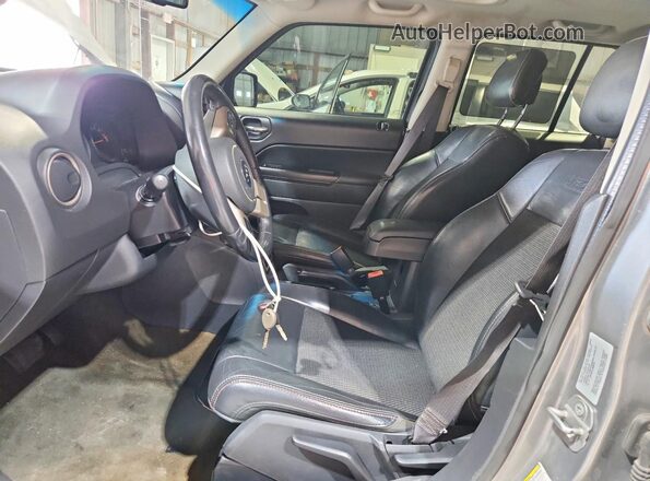 1C4NJRBB0GD753147 2016 JEEP PATRIOT Серебряный Вид салона спереди