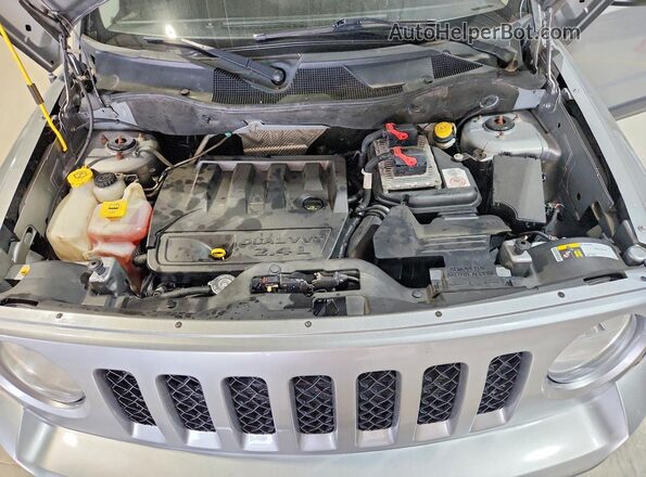 1C4NJRBB0GD753147 2016 JEEP PATRIOT Серебряный Вид подкапотного пространства