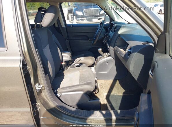 1C4NJRBB1GD512049 2016 JEEP PATRIOT Зеленый Вид салона спереди