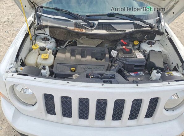 1C4NJRBB3GD707277 2016 JEEP PATRIOT White Vista interior trasera