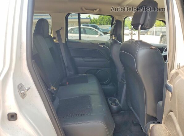1C4NJRBB3GD707845 2016 JEEP PATRIOT White უკანა სალონის ხედი