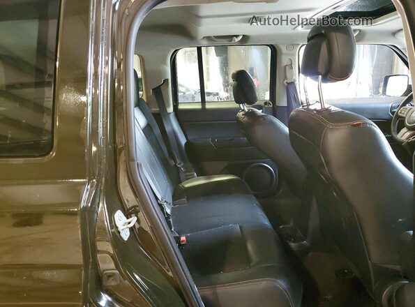 1C4NJRBB3GD760058 2016 JEEP PATRIOT Зеленый Вид задней части салона