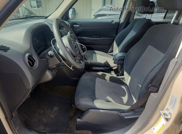 1C4NJRBB3HD181525 2017 JEEP PATRIOT Tan Widok wnętrza z przodu