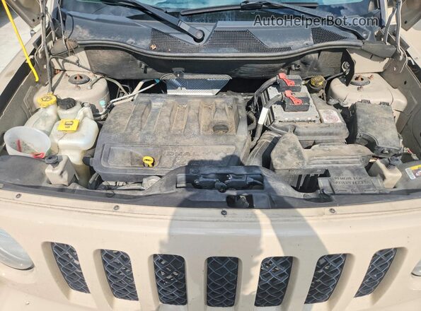 1C4NJRBB3HD181525 2017 JEEP PATRIOT Tan Widok komory silnika