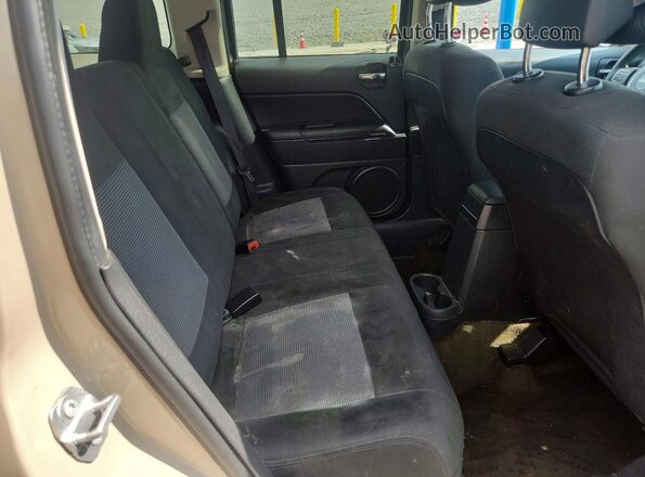 1C4NJRBB3HD181525 2017 JEEP PATRIOT Tan Widok wnętrza z tyłu