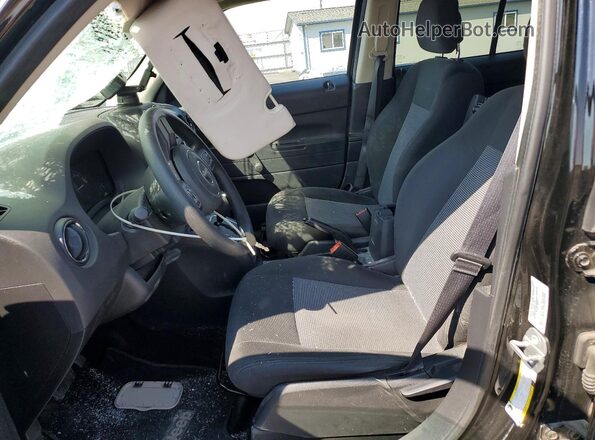 1C4NJRBB4GD572262 2016 JEEP PATRIOT Black Front interior view