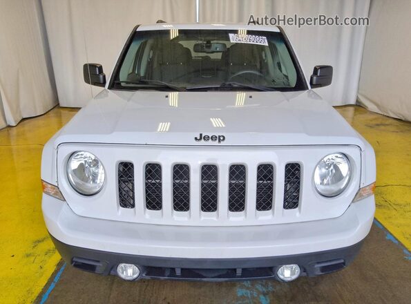 1C4NJRBB4GD636364 2016 JEEP PATRIOT White Widok z przodu