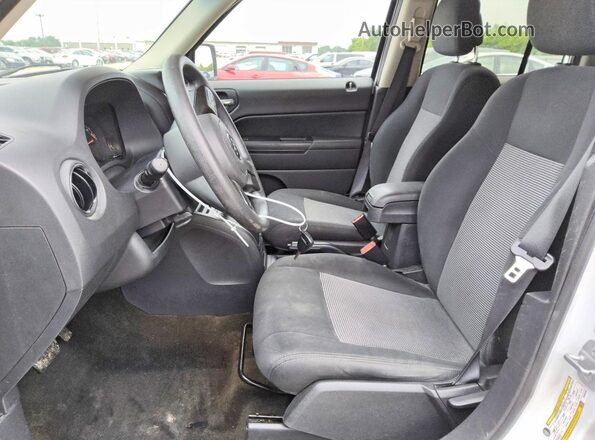 1C4NJRBB4GD636364 2016 JEEP PATRIOT White Widok wnętrza z przodu
