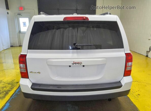 1C4NJRBB4GD636364 2016 JEEP PATRIOT White Widok z tyłu