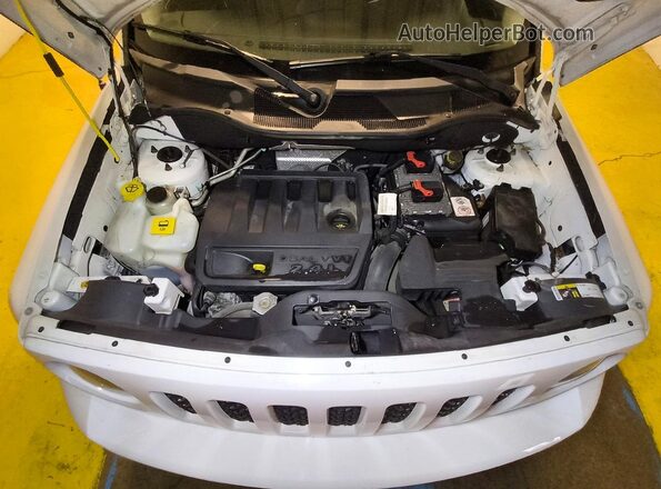1C4NJRBB4GD636364 2016 JEEP PATRIOT White Widok komory silnika