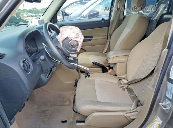 1C4NJRBB4GD714514 2016 JEEP PATRIOT Silver Вид салону спереду