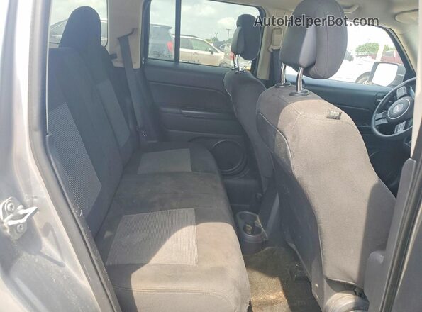 1C4NJRBB4GD778438 2016 JEEP PATRIOT Silver Rear interior view