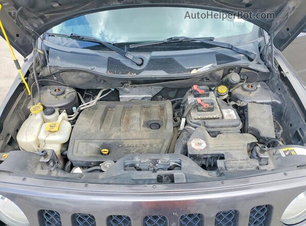 1C4NJRBB6GD673576 2016 JEEP PATRIOT Black Vista del compartimento del motor