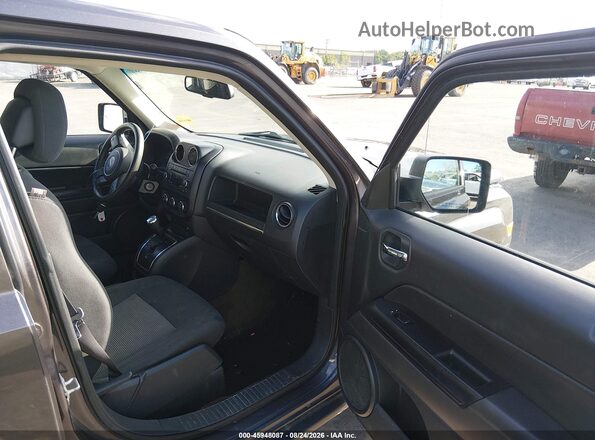 1C4NJRBB7GD690211 2016 JEEP PATRIOT Серый Вид салона спереди