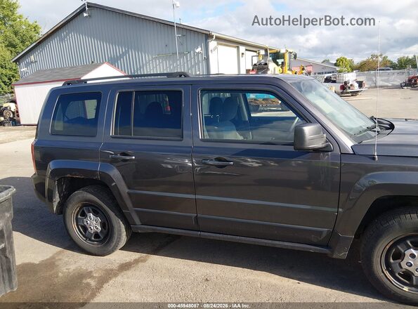 1C4NJRBB7GD690211 2016 JEEP PATRIOT Серый Вид задней части салона