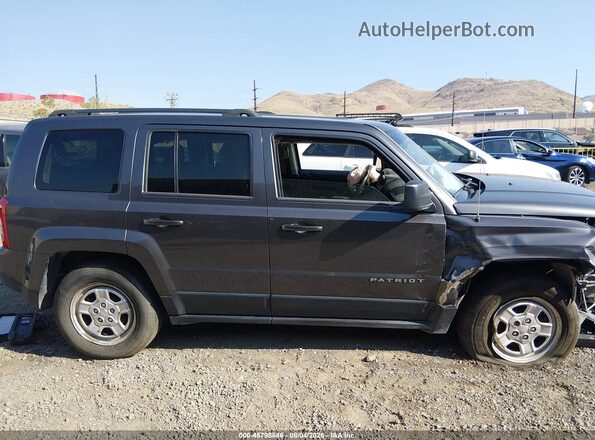 1C4NJRBB8GD614528 2016 JEEP PATRIOT Gray Rear interior view