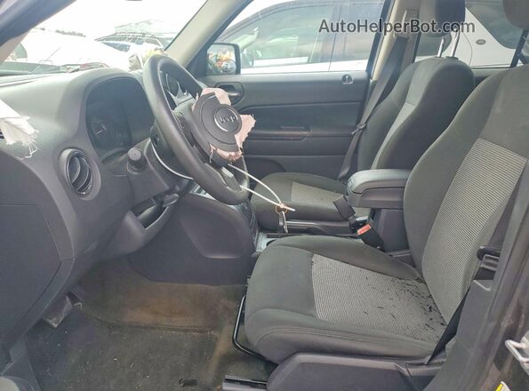 1C4NJRBB8GD779107 2016 JEEP PATRIOT Gray Front interior view
