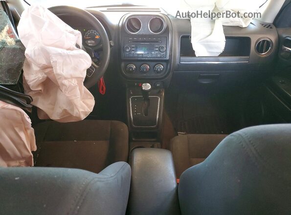 1C4NJRBB8HD135902 2017 JEEP PATRIOT Серый Вид панели приборов