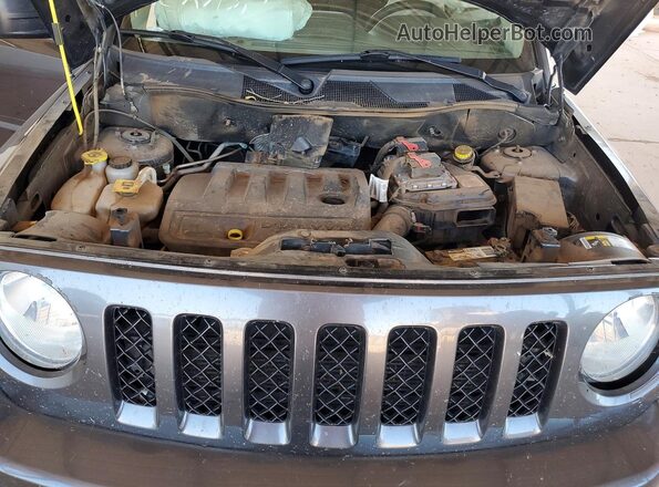 1C4NJRBB8HD135902 2017 JEEP PATRIOT Серый Вид задней части салона