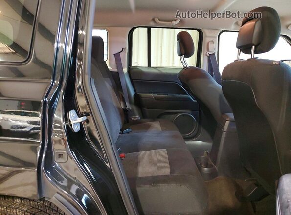 1C4NJRFB0GD708347 2016 JEEP PATRIOT Black Rear interior view