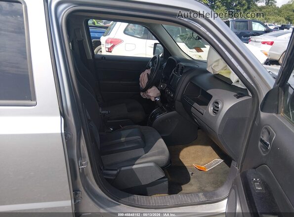 1C4NJRFB0HD174204 2017 JEEP PATRIOT Gray Vista interior delantera