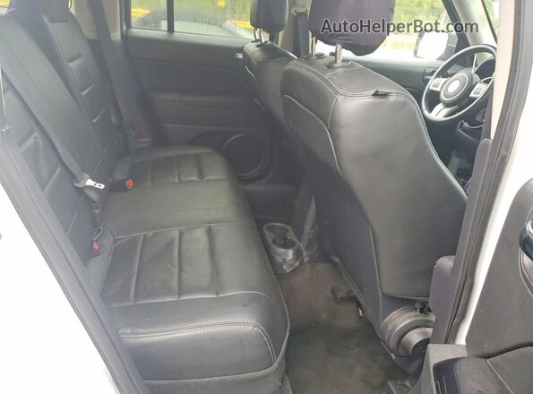 1C4NJRFB1HD133516 2017 JEEP PATRIOT Белый Вид задней части салона