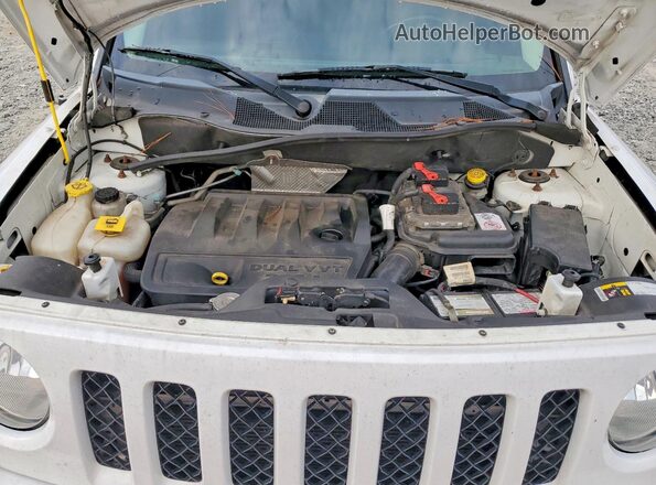 1C4NJRFB2GD695441 2016 JEEP PATRIOT White Вид підкапотного простору