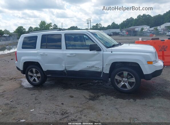 1C4NJRFB2HD181316 2017 JEEP PATRIOT Белый Вид задней части салона