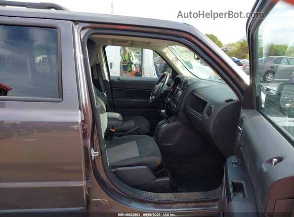 1C4NJRFB3GD637368 2016 JEEP PATRIOT Black Front interior view