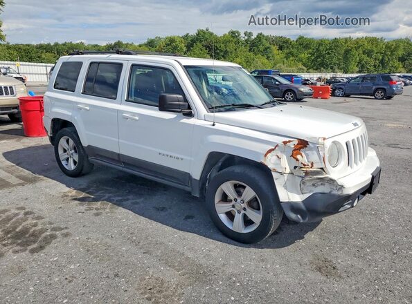 1C4NJRFB3GD709685 2016 JEEP PATRIOT White Widok deski rozdzielczej