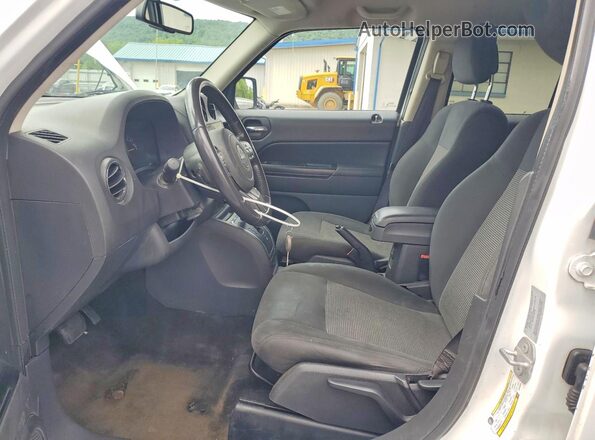 1C4NJRFB3GD709685 2016 JEEP PATRIOT White Widok naklejki z numerem VIN