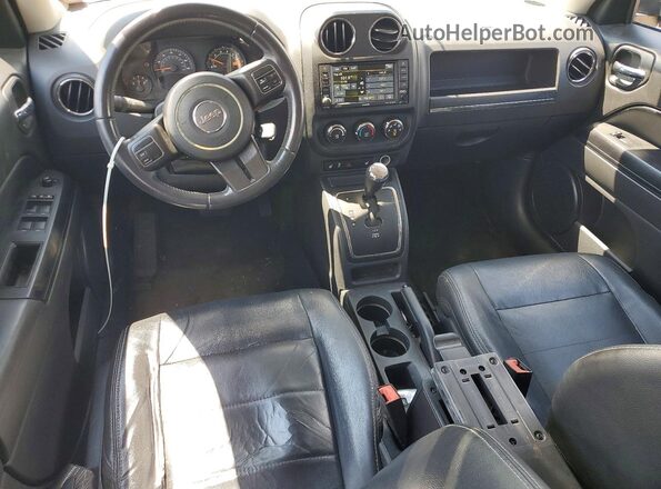 1C4NJRFB3HD155503 2017 JEEP PATRIOT Черный Вид панели приборов