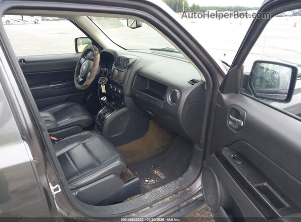 1C4NJRFB4HD110683 2017 JEEP PATRIOT Gray Front interior view
