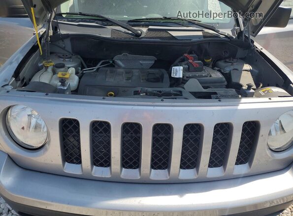 1C4NJRFB4HD179325 2017 JEEP PATRIOT Silver Vista del compartimento del motor