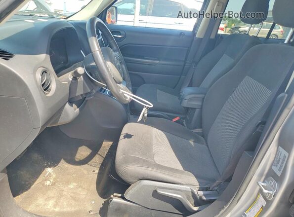 1C4NJRFB4HD179325 2017 JEEP PATRIOT Silver Vista interior delantera